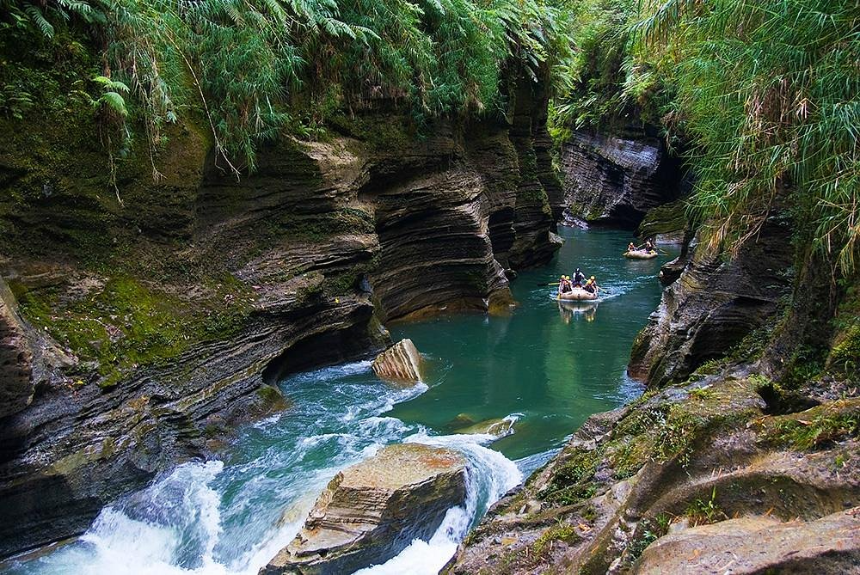 Group enjoying an adventure with Rivers Fiji group enjoying adventure rivers fiji