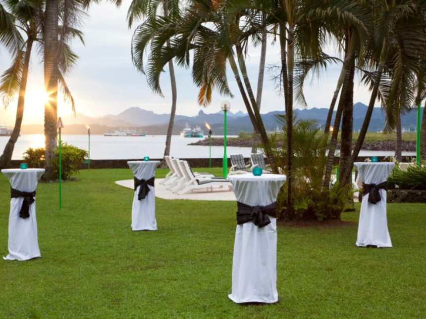 Holiday Inn Ouside Wedding Stalls Fiji holiday inn outside wedding stalls fiji
