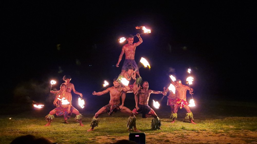 Nuku Restaurant Fire Display nuku restaurant fire display at hilton fiji